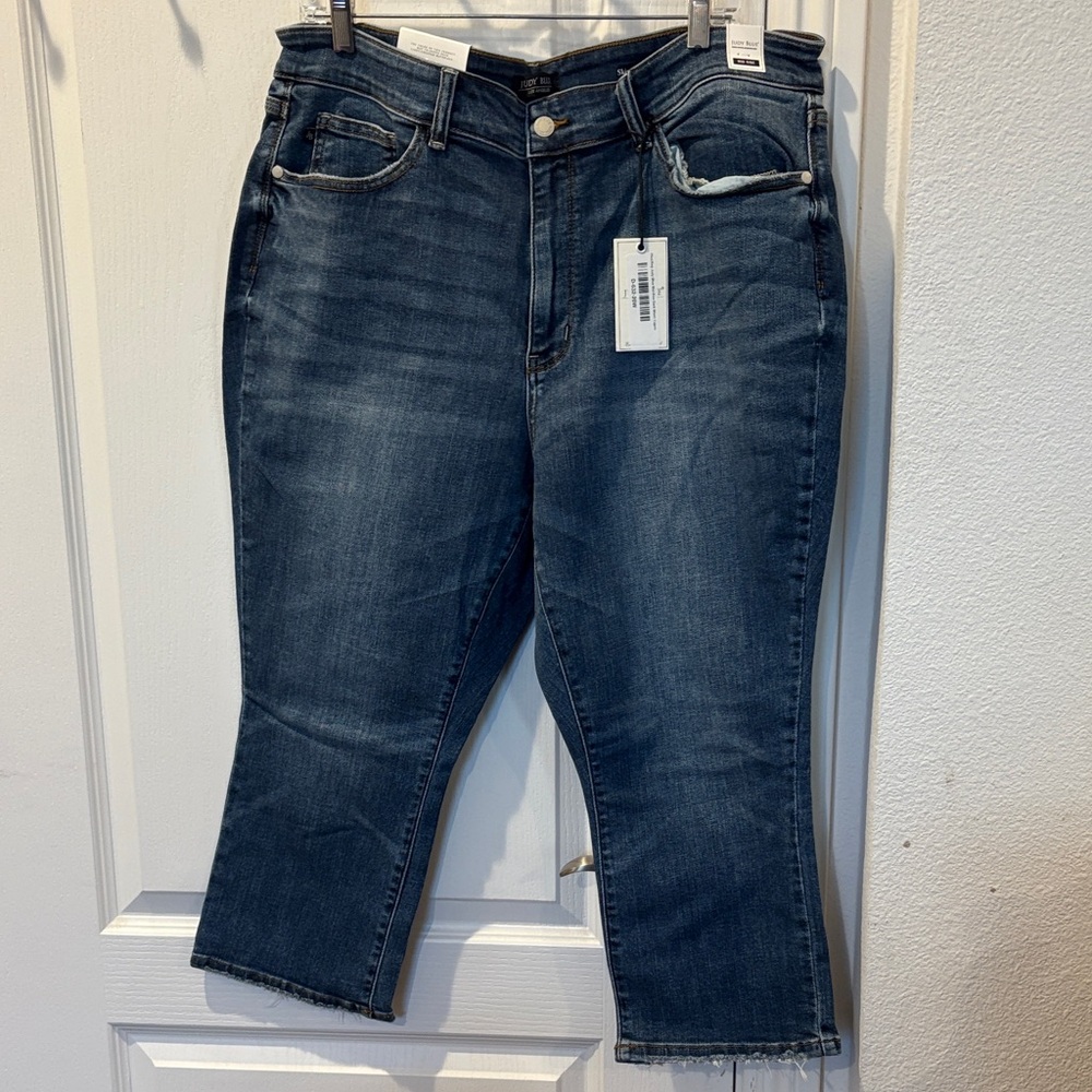 Judy Blue Dark Wash Capri Jeans